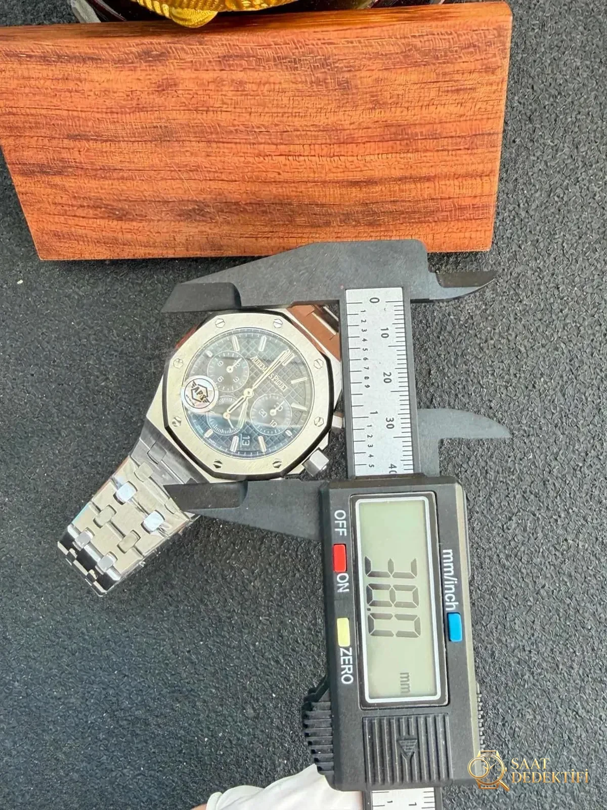 APS Factory Audemars Piguet 26715 küçük çaplı kronograf saat 38 mm — detay işçiliği nasıl? - Kadran Detayı ve Bezel İşçiliği