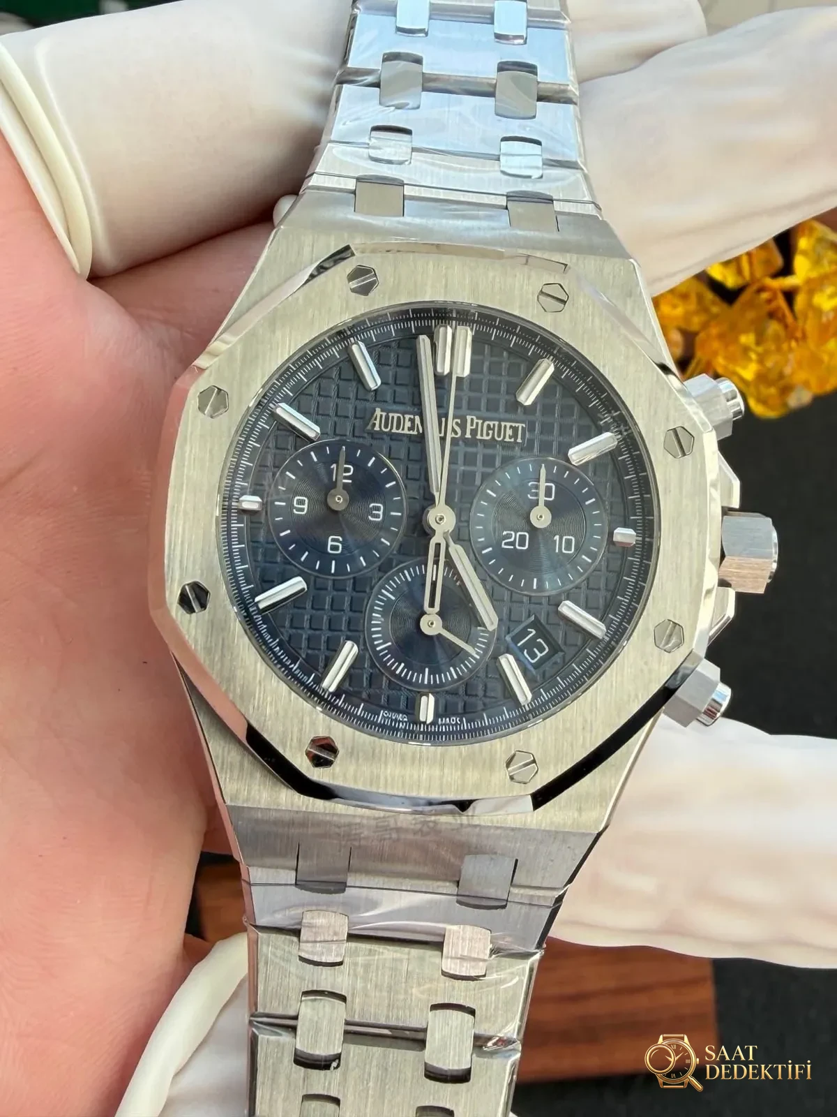 APS Factory Audemars Piguet 26715 küçük çaplı kronograf saat 38 mm — detay işçiliği nasıl? - Arka Kapak ve Mekanizma Detayı