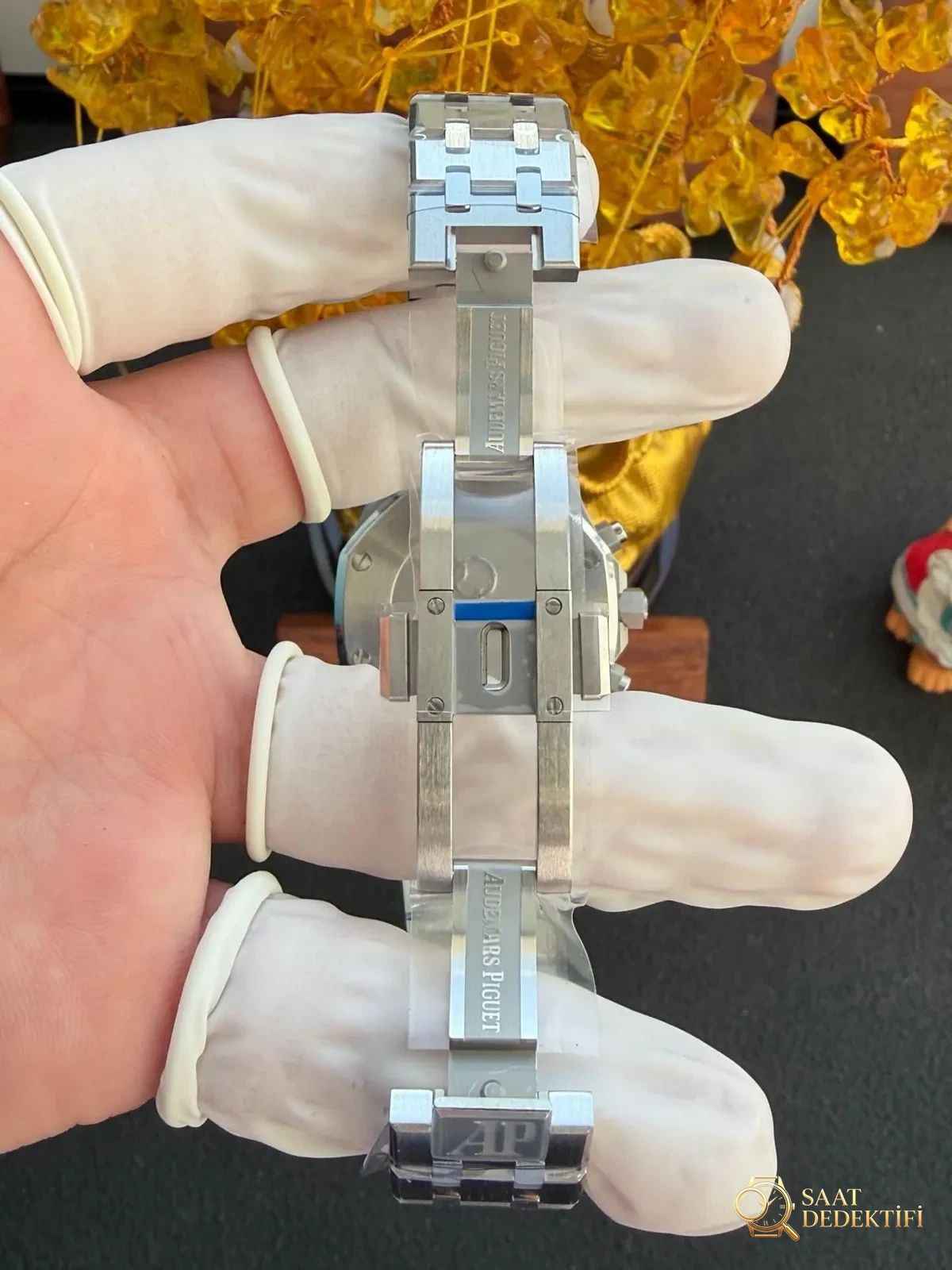 APS Factory Audemars Piguet 26715 küçük çaplı kronograf saat 38 mm — detay işçiliği nasıl? - Genel Açı ve Estetik Duruş