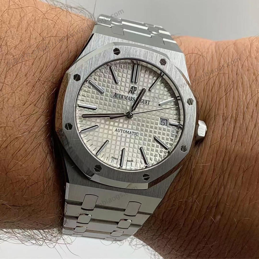 APS Factory Audemars Piguet entegre 3120, en güçlü "çelik kral" 15400 (beyaz kadran) saat incelemesi — 1. fotoğraf