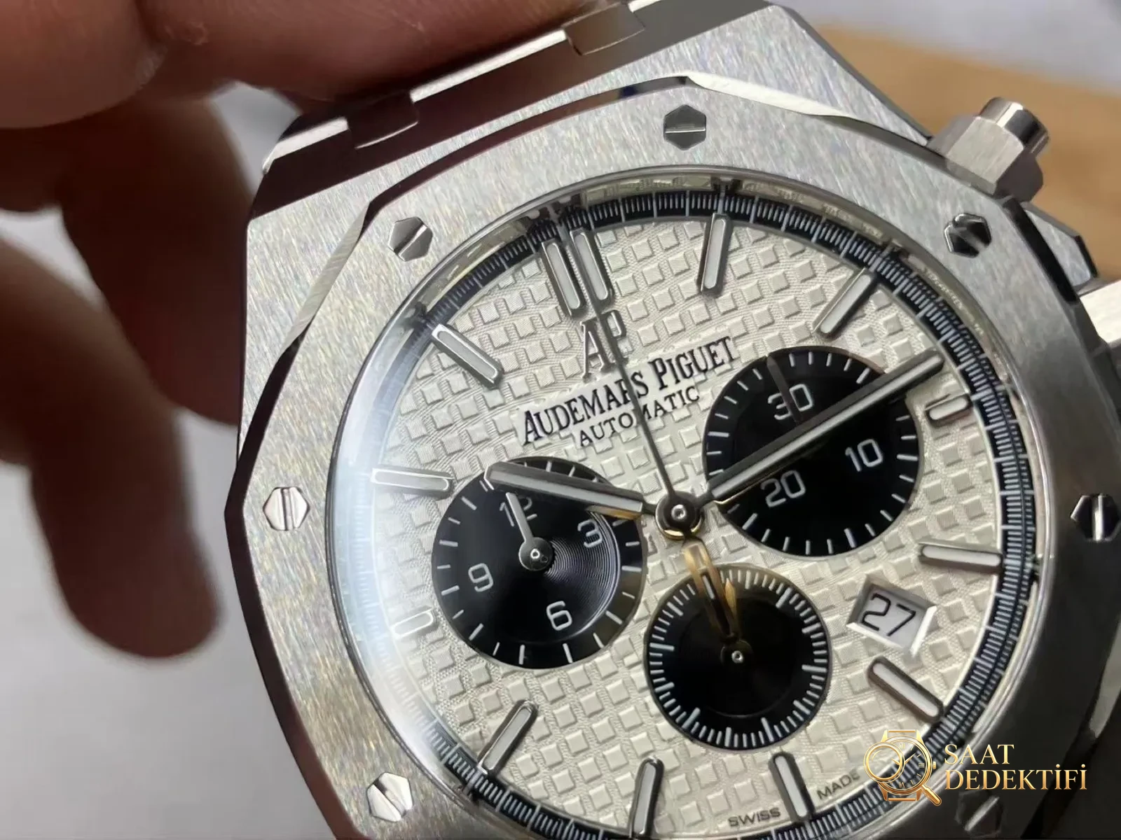 APS Factory Audemars Piguet Royal Oak 26331 beyaz panda entegre kronograf mekanizması almaya değer mi? - Kadran Detayı ve Bezel İşçiliği