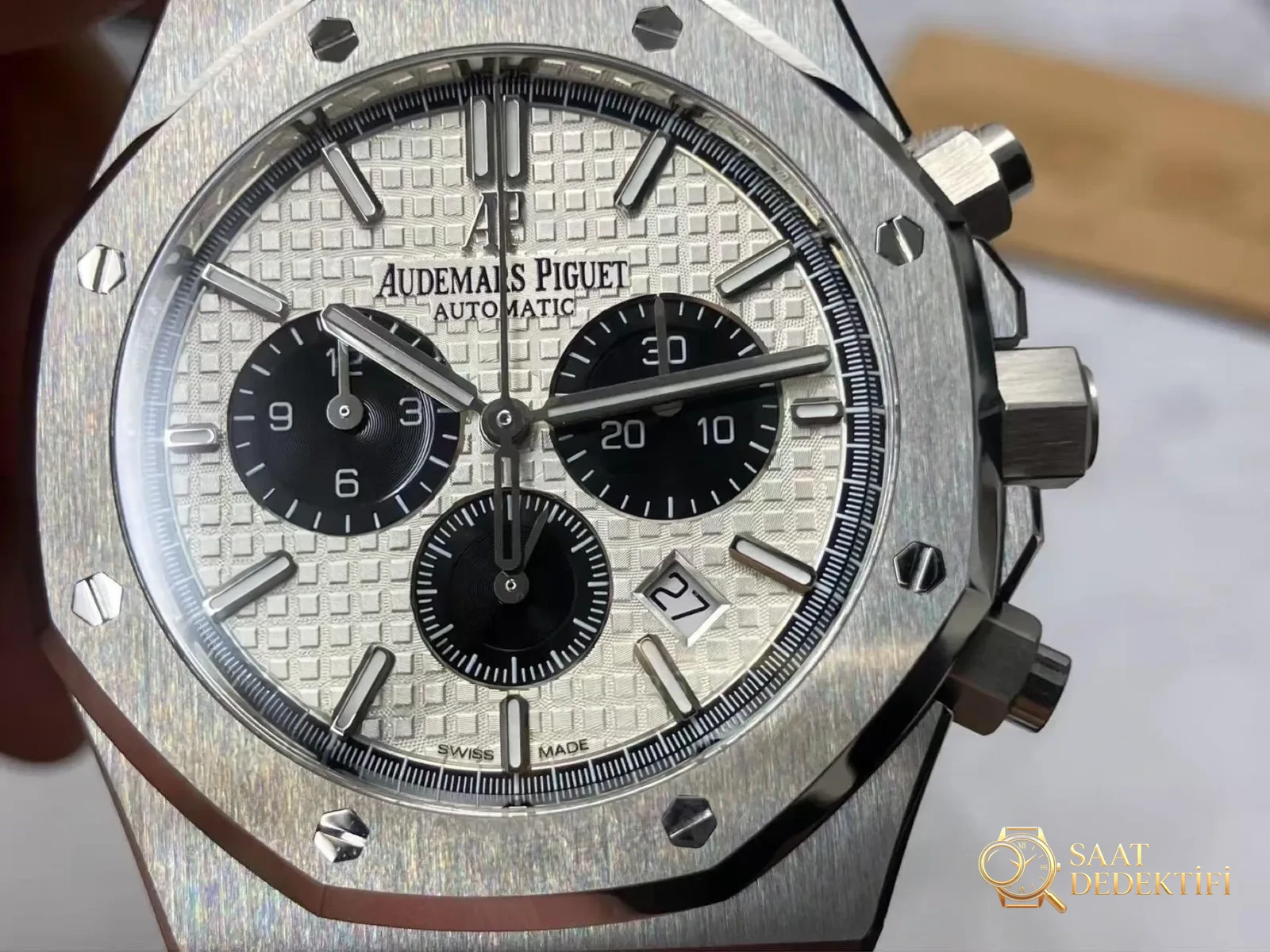 APS Factory Audemars Piguet Royal Oak 26331 beyaz panda entegre kronograf mekanizması almaya değer mi? - Fosfor ve Super-LumiNova Gece Görünümü