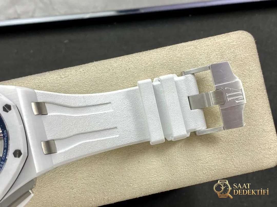 APS Factory Audemars Piguet Royal Oak 26400 beyaz seramik: JF ile karşılaştırıldığında nerede daha iyi? - Bilekte Duruş ve Kasa Orantısı