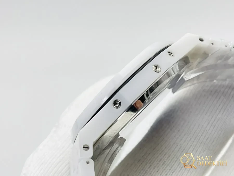 APS Factory Audemars Piguet Royal Oak Perpetual Calendar beyaz seramik saat incelemesi - Arka Kapak ve Mekanizma Detayı