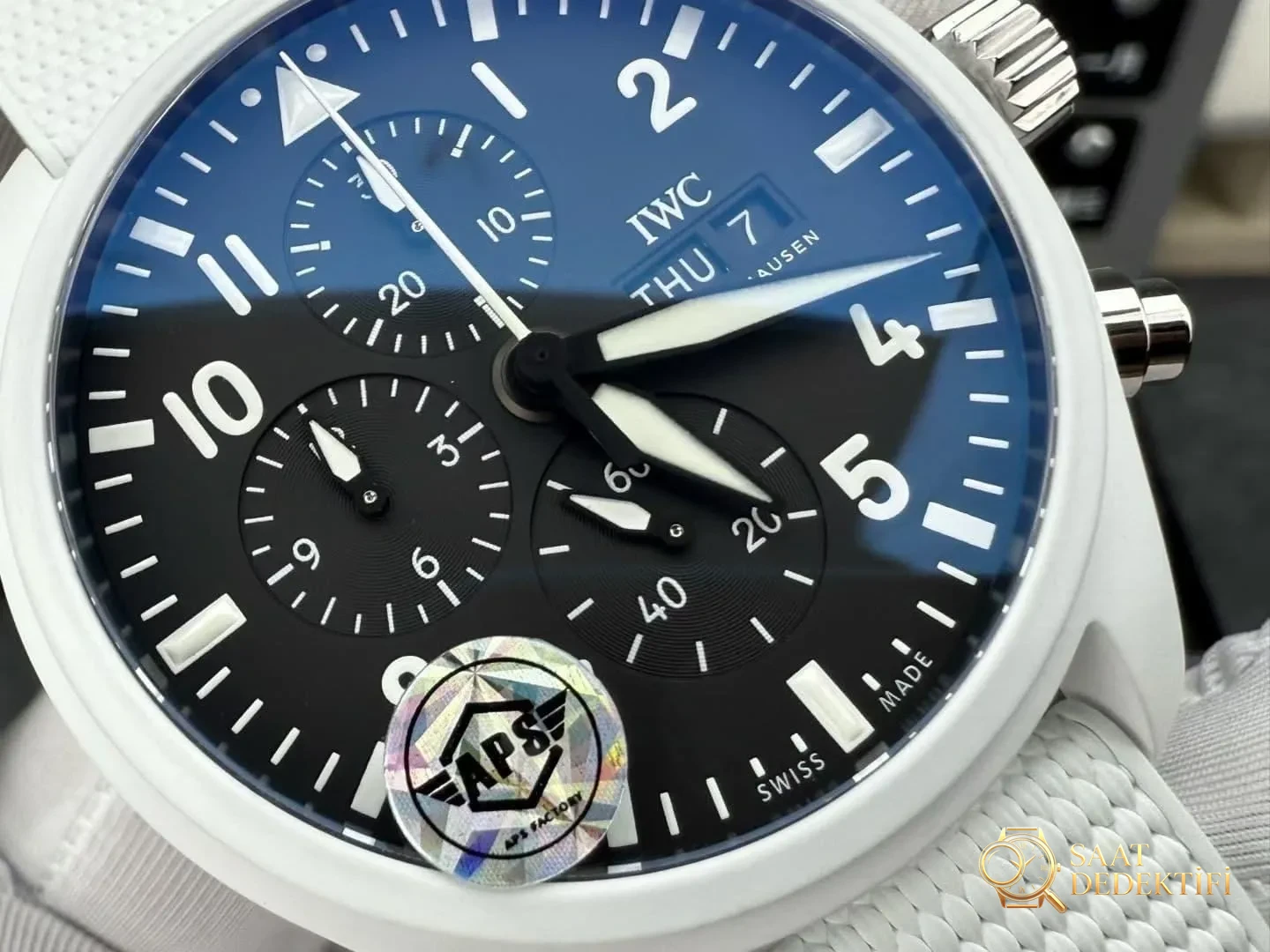 APS Factory IWC Pilot Kronograf Siyah/Beyaz Seramik Lake Tahoe Özel Serisi, Dandong tek parça mekanizmalı — kararlılığı nasıl? - Mekanizma Zemberek ve Balans Detayı
