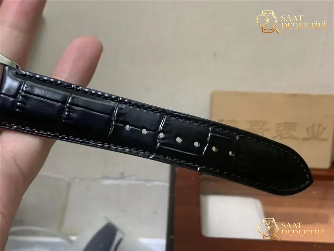 APS Factory Jaeger-LeCoultre Master Ay Evreli Serisi 1368430 Siyah Kadran İncelemesi - Mekanizma Zemberek ve Balans Detayı