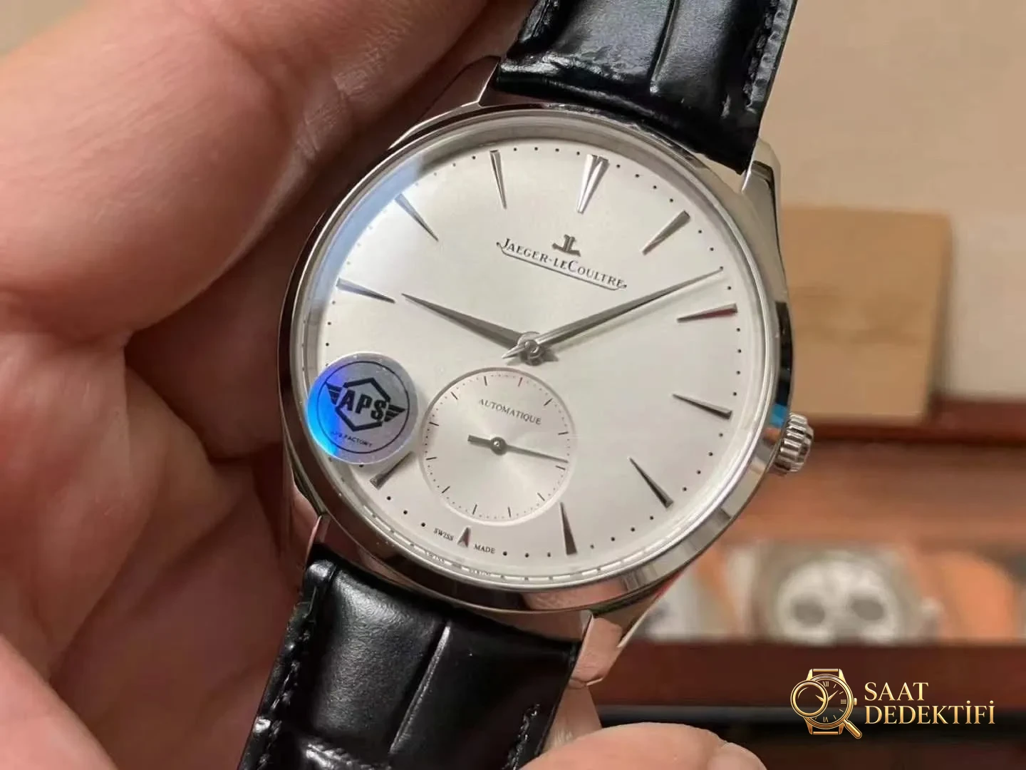 APS Factory Jaeger-LeCoultre Master Ultra Thin iki buçuk ibreli klasik saat 39 mm işçilik incelemesi - Kadran Detayı ve Bezel İşçiliği