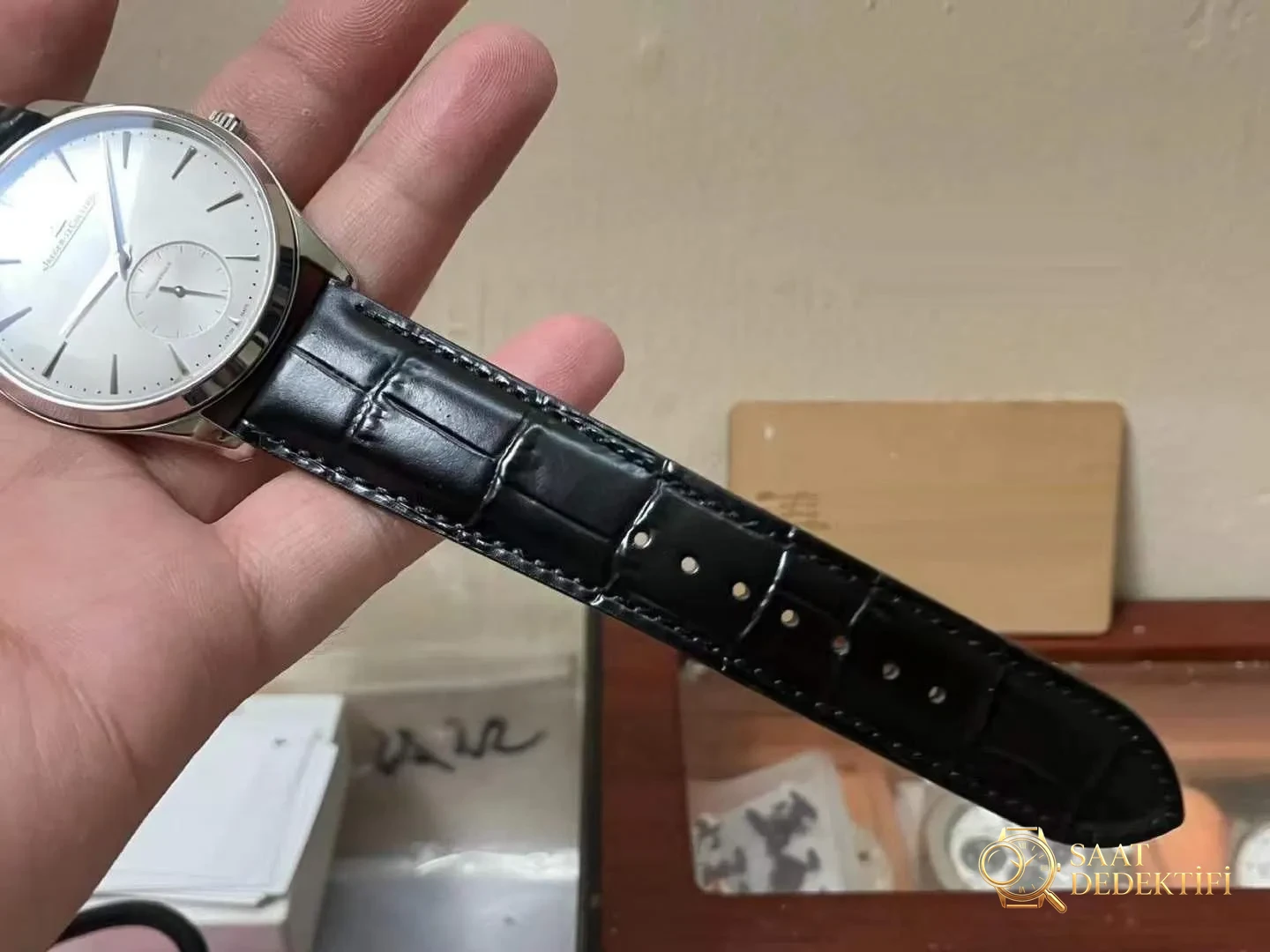 APS Factory Jaeger-LeCoultre Master Ultra Thin iki buçuk ibreli klasik saat 39 mm işçilik incelemesi - Bilekte Duruş ve Kasa Orantısı