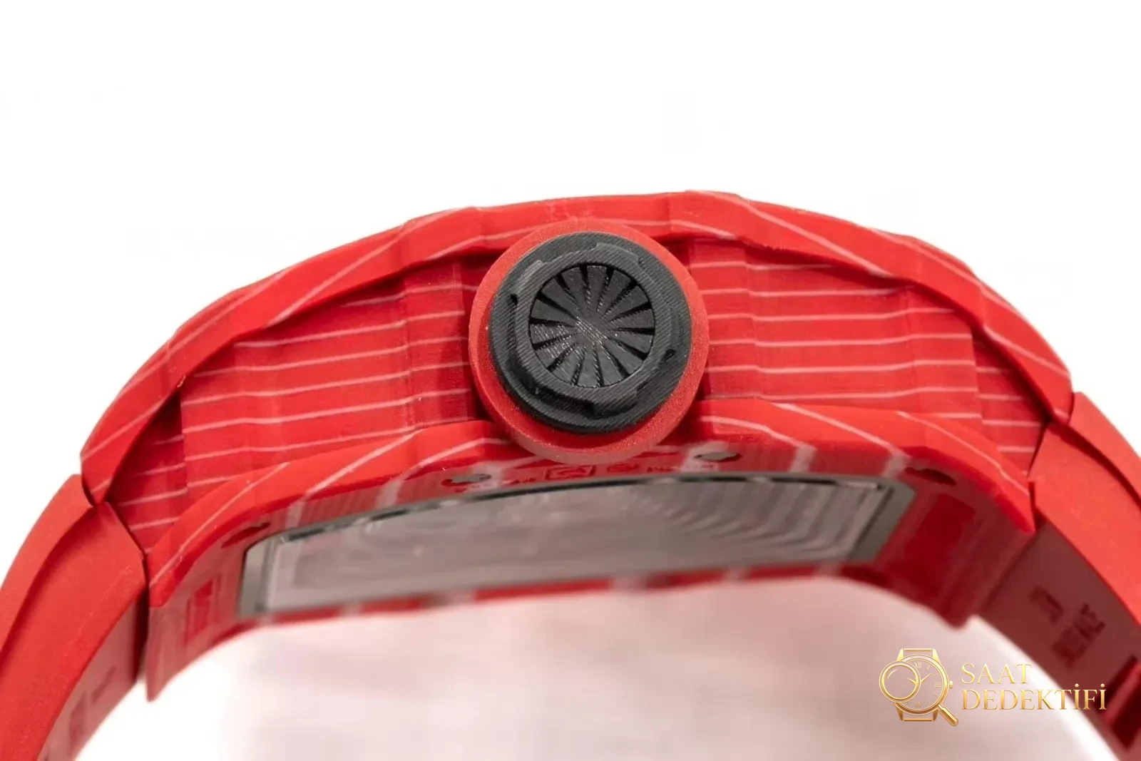 APS Factory Richard Mille RM35-02 Red Devil V2 versiyonu, kaçıksız (free-sprung) çift zemberekli RMAL1 entegre mekanizmasının kalitesi nasıl? - Bilekte Duruş ve Kasa Orantısı