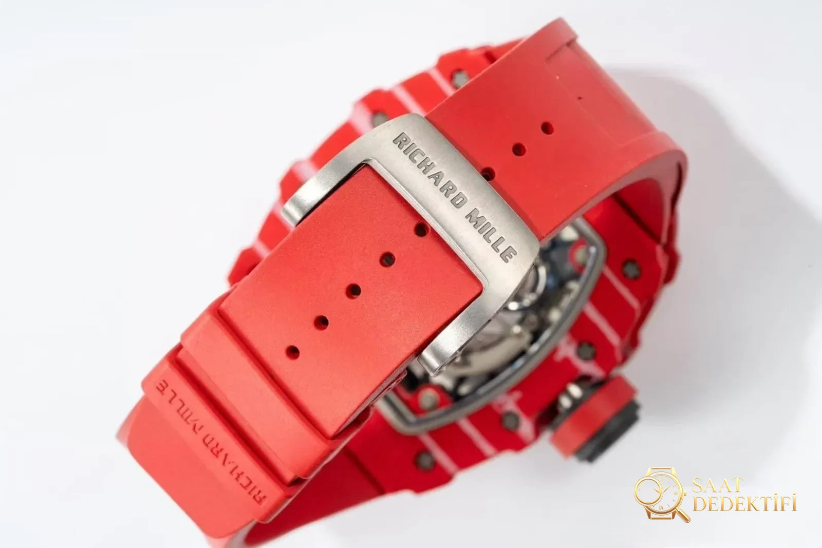 APS Factory Richard Mille RM35-02 Red Devil V2 versiyonu, kaçıksız (free-sprung) çift zemberekli RMAL1 entegre mekanizmasının kalitesi nasıl? - Fosfor ve Super-LumiNova Gece Görünümü