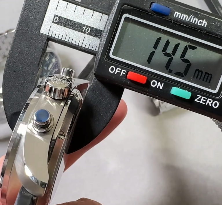 IWC Pilot Kronograf Kasa Kalınlığı