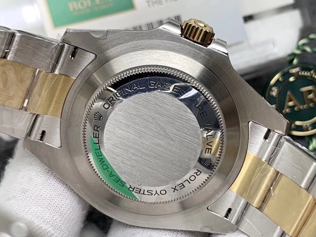Replika Rolex 126630 Kasa Arkası