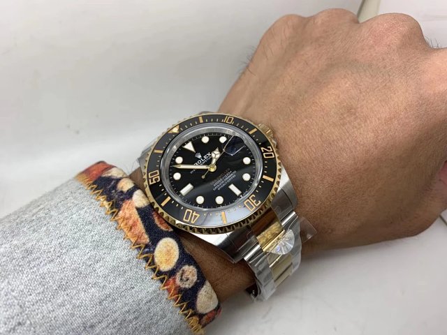Rolex Sea-Dweller 126603 Kol Üstü Çekim