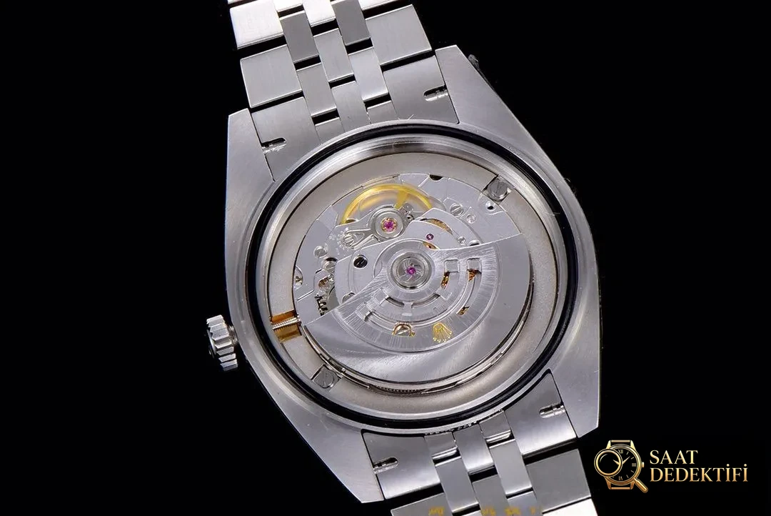 Differenze tra il Rolex Datejust V3 41 mm AR Factory e l'originale: molla del movimento e dettagli del bilanciere