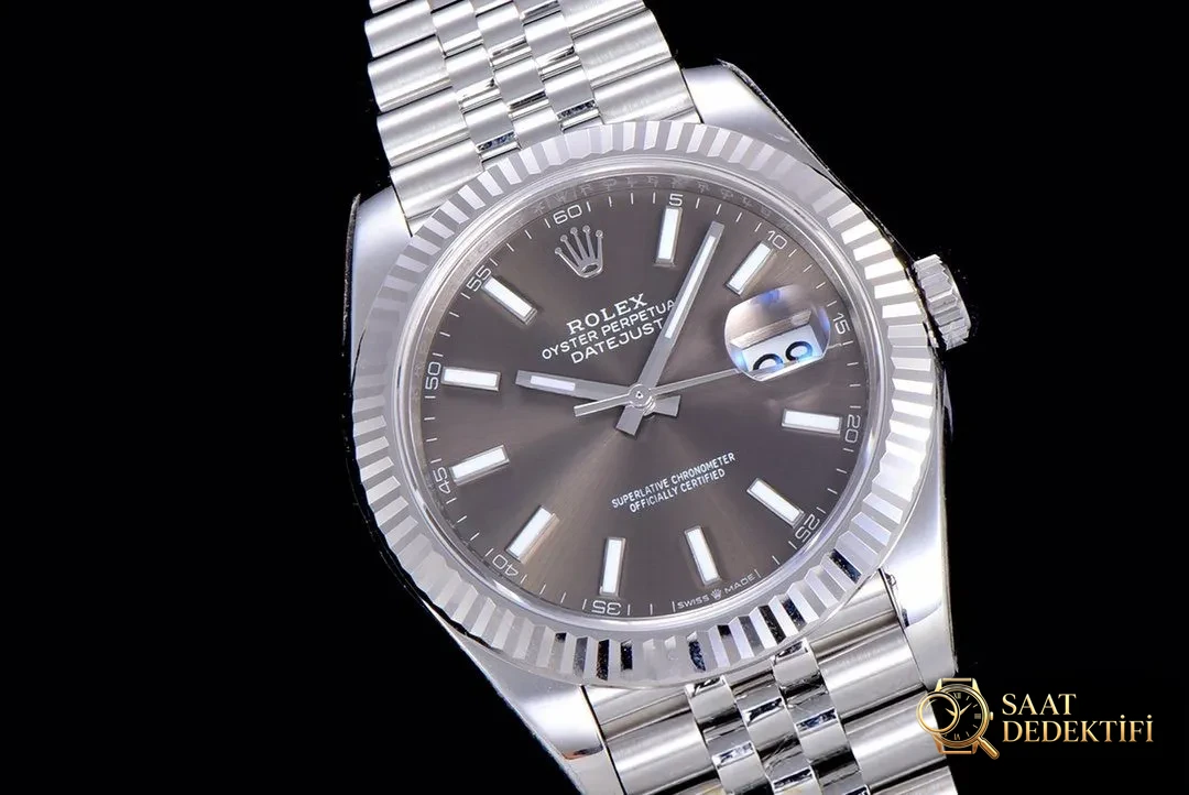 AR Factory Rolex Datejust V3 versiyonu 41 mm ile orijinal arasındaki farklar neler? - Kasa Profili ve Kurma Kolu İncelemesi