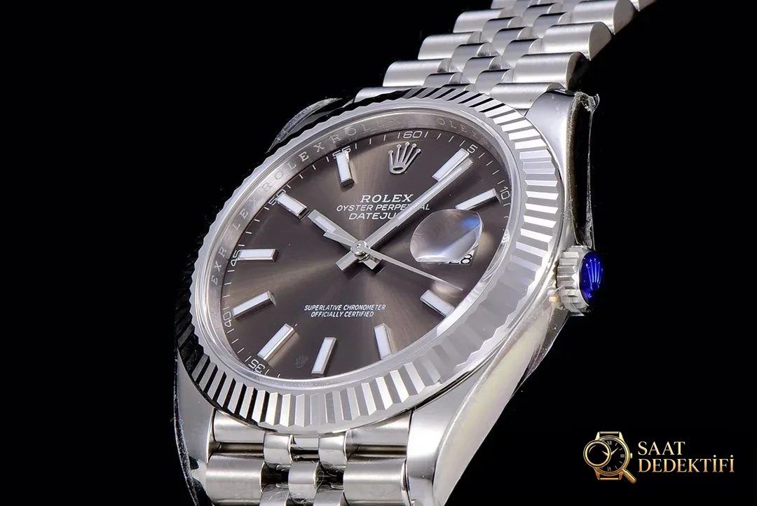 AR Factory Rolex Datejust V3 versiyonu 41 mm ile orijinal arasındaki farklar neler? - Arka Kapak ve Mekanizma Detayı