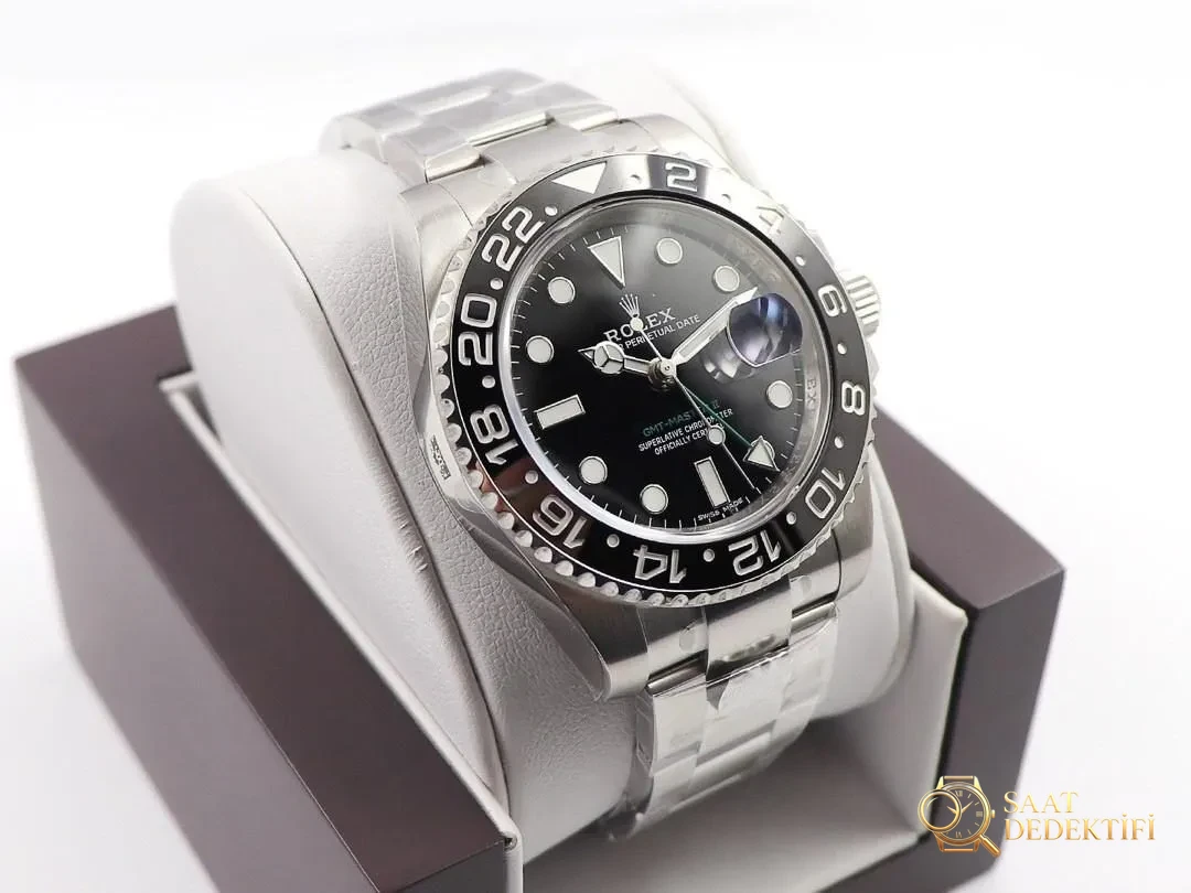 AR Factory Rolex GMT Yeşil İbre Tam Siyah Bezel Yeni Model İncelemesi - Arka Kapak ve Mekanizma Detayı