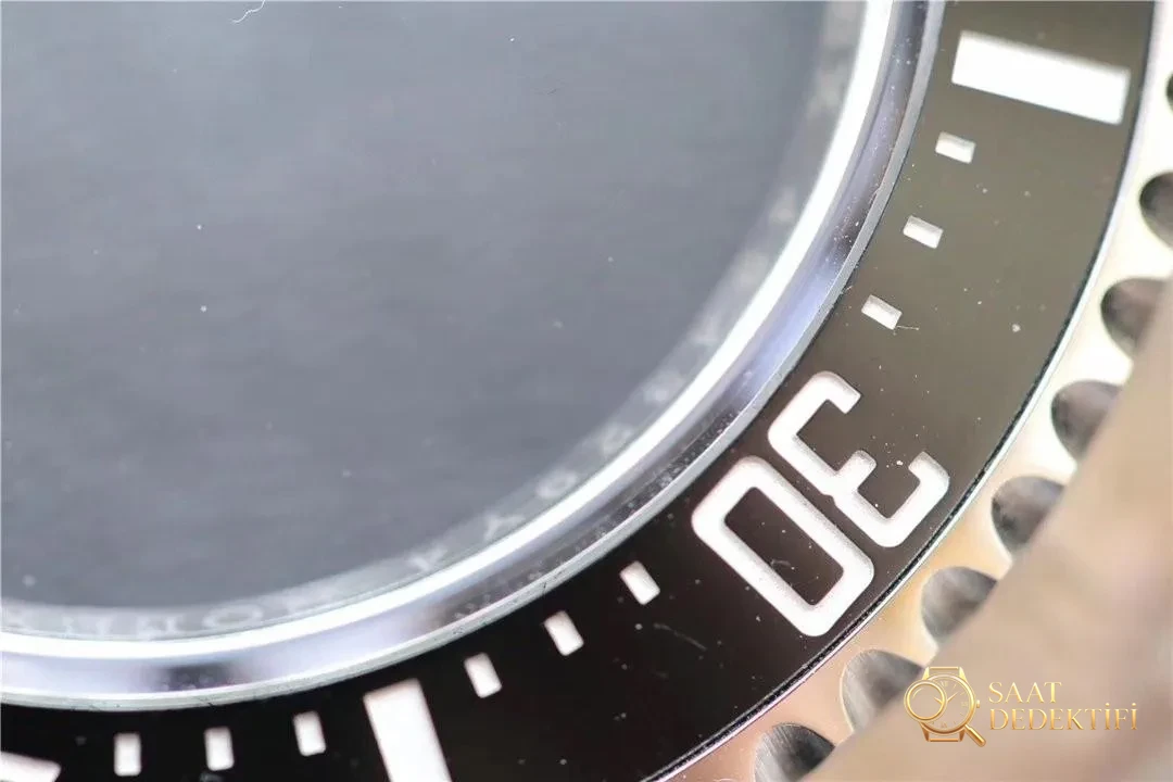 AR Factory Rolex kırmızı yazılı Sea-Dweller V3 versiyonu