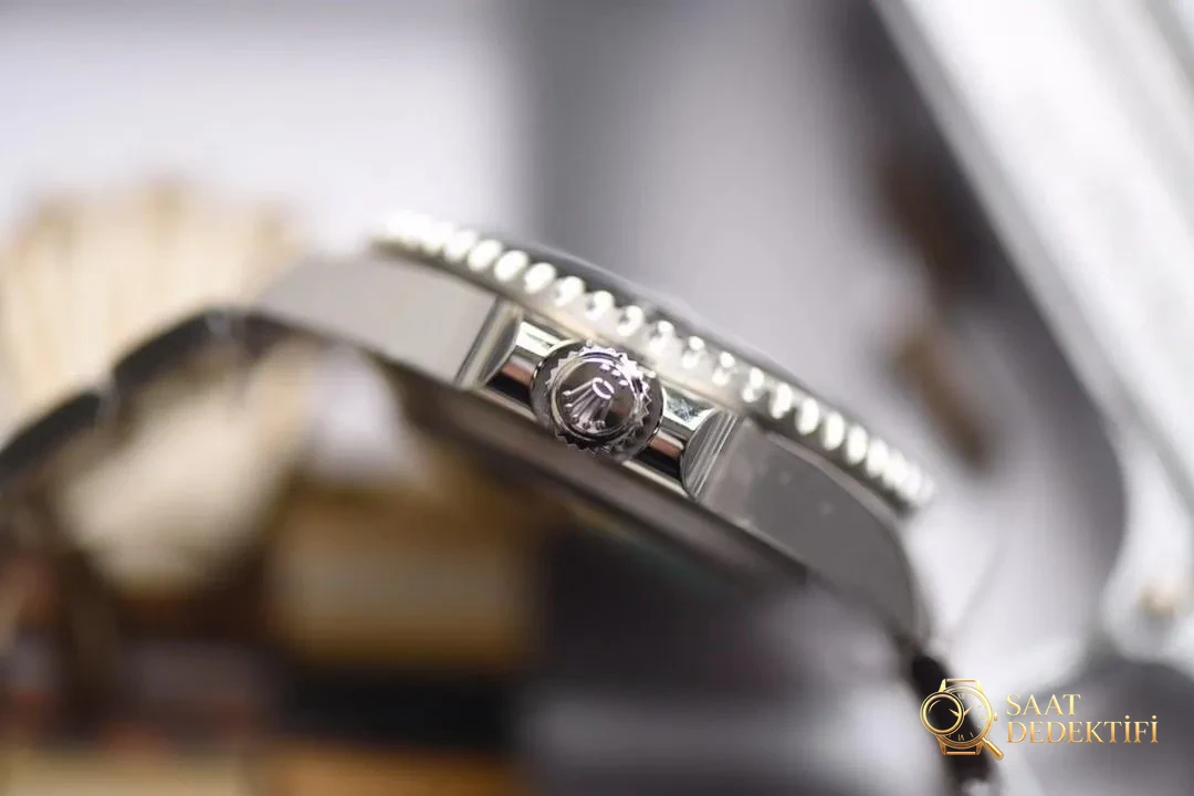 AR Factory Rolex kırmızı yazılı Sea-Dweller V3 versiyonu