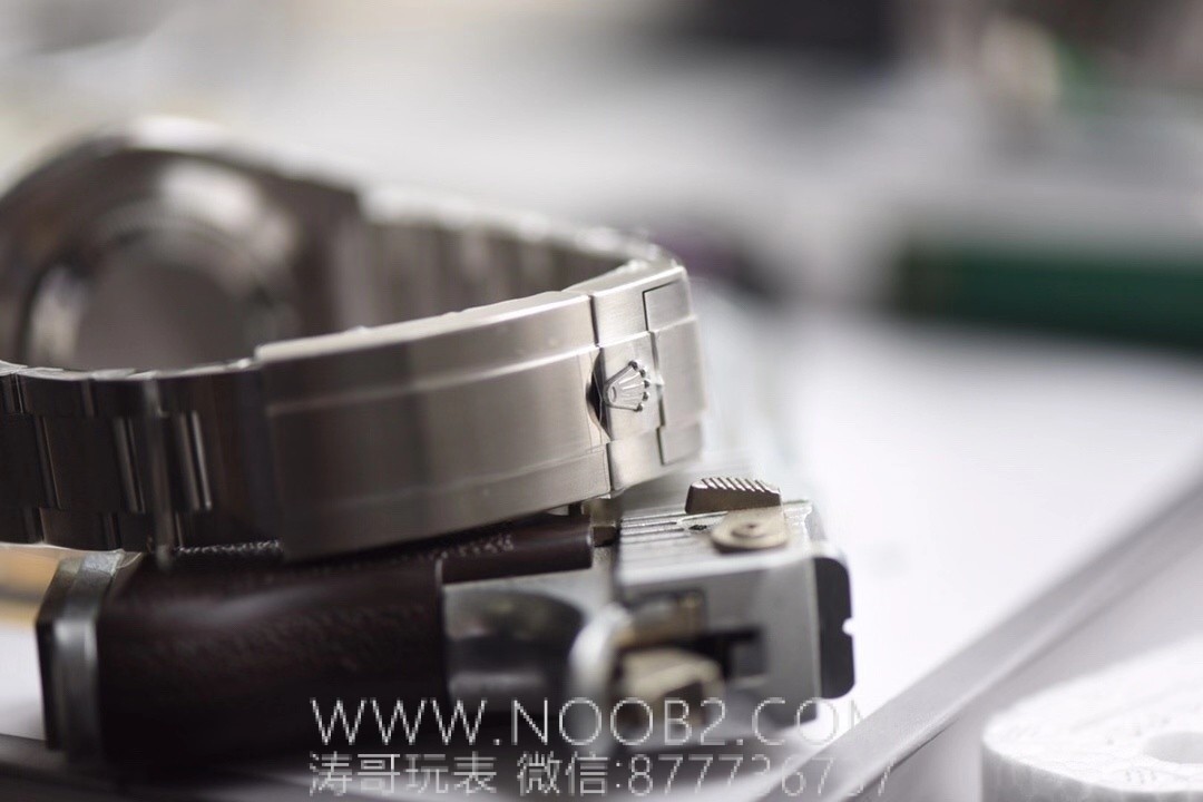 AR Factory Rolex kırmızı yazılı Sea-Dweller V3 versiyonu "tek kırmızı hayalet kral" 904L SEA-DWELLER 126600 Seagull 2824 mekanizmalı replika saat incelemesi — 23. fotoğraf