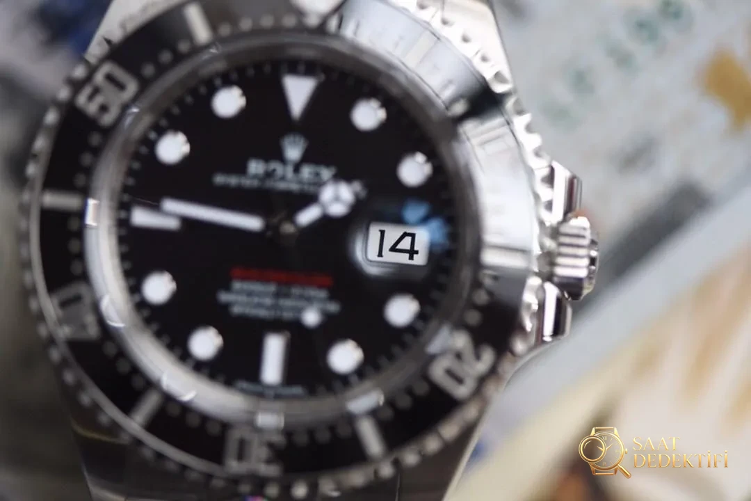 AR Factory Rolex Sea-Dweller Tek Kırmızı Yazılı V3 Versiyonu İlk Bakışta Yine Belli Olur mu? - Arka Kapak ve Mekanizma Detayı