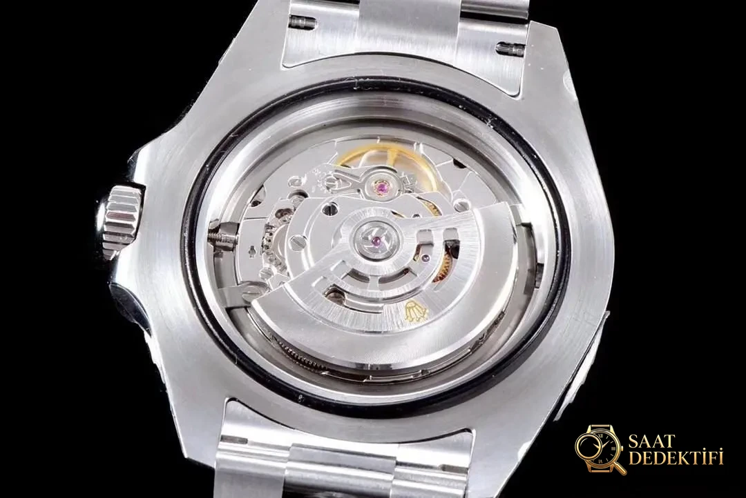 AR Factory Rolex Sea-Dweller Tek Kırmızı Yazılı V3 Versiyonu İlk Bakışta Yine Belli Olur mu? - Genel Açı ve Estetik Duruş