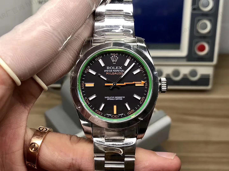 AR Factory Rolex şimşek yeşil cam saat incelemesi — 1. fotoğraf