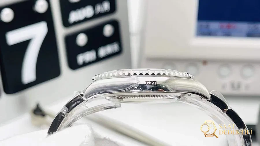 AR Factory Rolex Yacht-Master ithal 904L gri kadran mavi akrep 116622 yat saati incelemesi - Arka Kapak ve Mekanizma Detayı