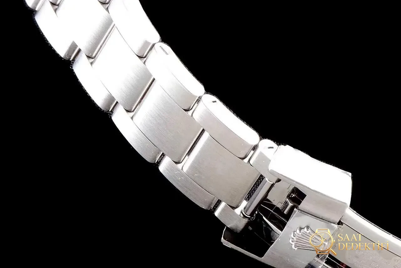 AR Rolex Su Hayaleti V3 Sürümünde Neler Güncellendi? - Yan Profil ve Kordon Bağlantısı