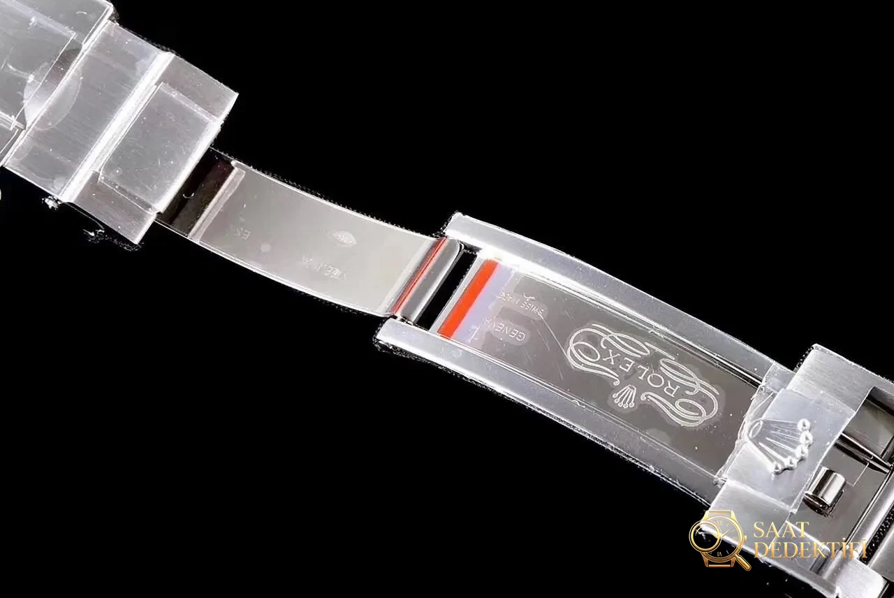 AR Rolex Su Hayaleti V3 Sürümünde Neler Güncellendi? - Genel Açı ve Estetik Duruş