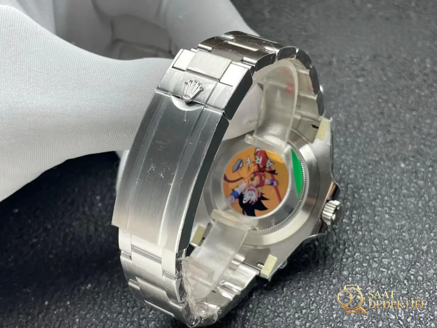 ARF Factory Rolex dördüncü nesil yeşil su hayaleti Dandong 3235 mekanizmalı, açık yeşil bezelli yeni model incelemesi - Yan Profil ve Kordon Bağlantısı