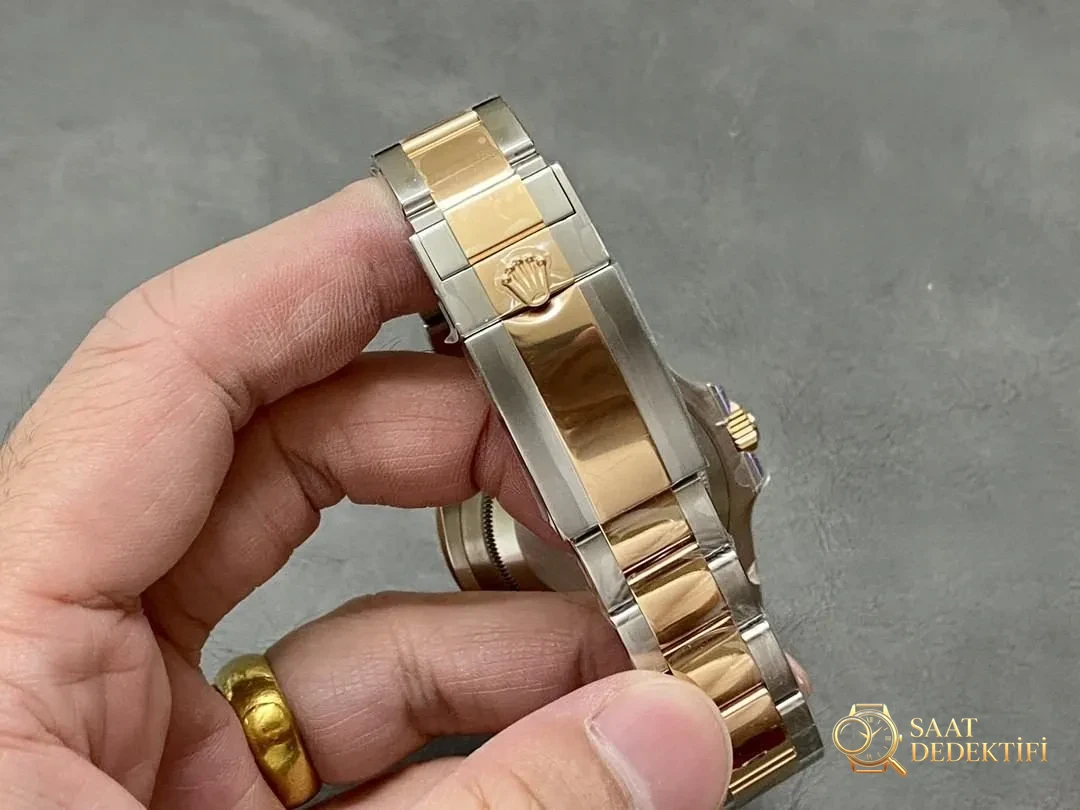 ARF Factory Rolex GMT İki Renkli Altın Root Beer Bezel Ağırlıklandırılmış Versiyon 176 Gram - Fosfor ve Super-LumiNova Gece Görünümü