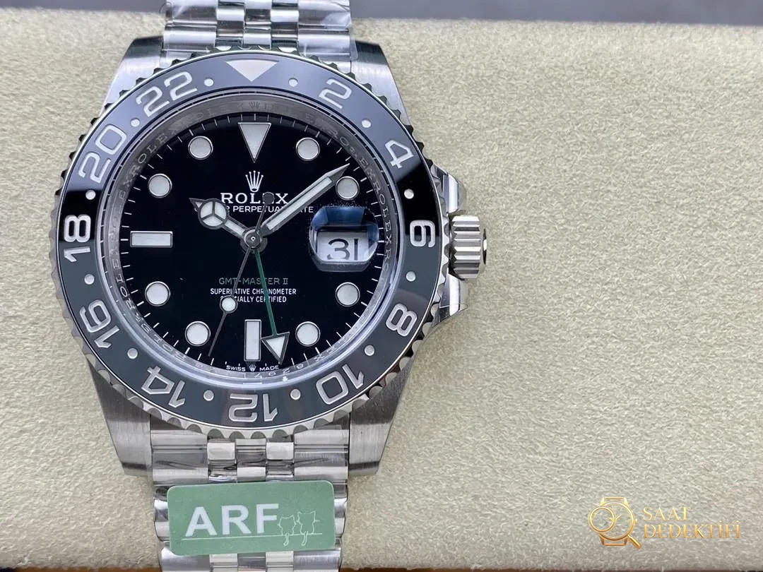 ARF Factory Rolex GMT-Master II 126710 yeşil akrepli, siyah-gri bezel: işçilik nasıl? - Kasa Profili ve Kurma Kolu İncelemesi