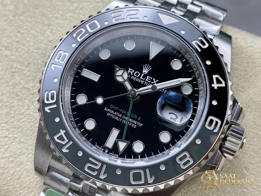 ARF Factory Rolex GMT-Master II 126710 yeşil akrepli, siyah-gri bezel: işçilik nasıl? - Arka Kapak ve Mekanizma Detayı