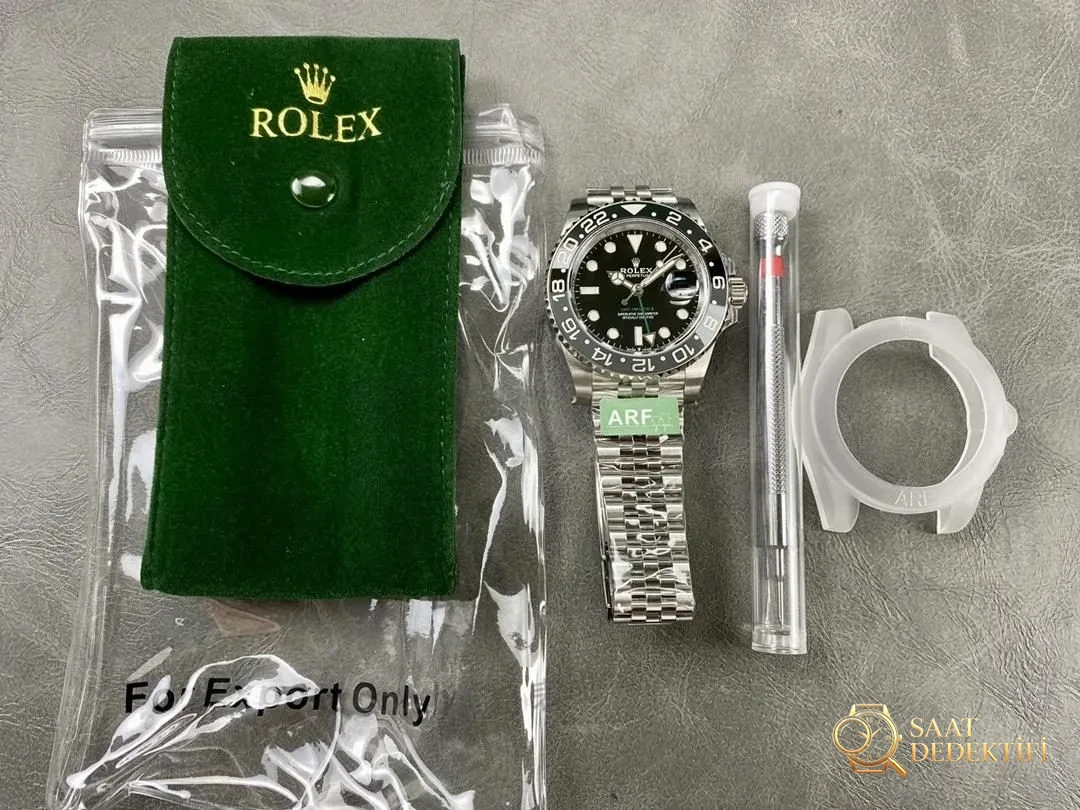 ARF Factory Rolex GMT-Master II 126710 yeşil akrepli, siyah-gri bezel: işçilik nasıl? - Mekanizma Zemberek ve Balans Detayı