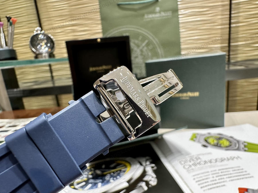 Audemars Piguet 37 mm Kadın Modeli, Ünlü Wang Ziwen ile Aynı Royal Oak Offshore Serisi Kronograf Saat — 7. fotoğraf