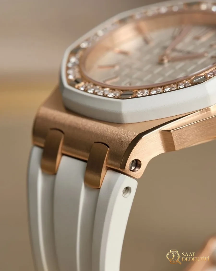 Audemars Piguet AP67540 Royal Oak Offshore 37 mm quartz women's watch review - Macro Dial and Index Workmanship