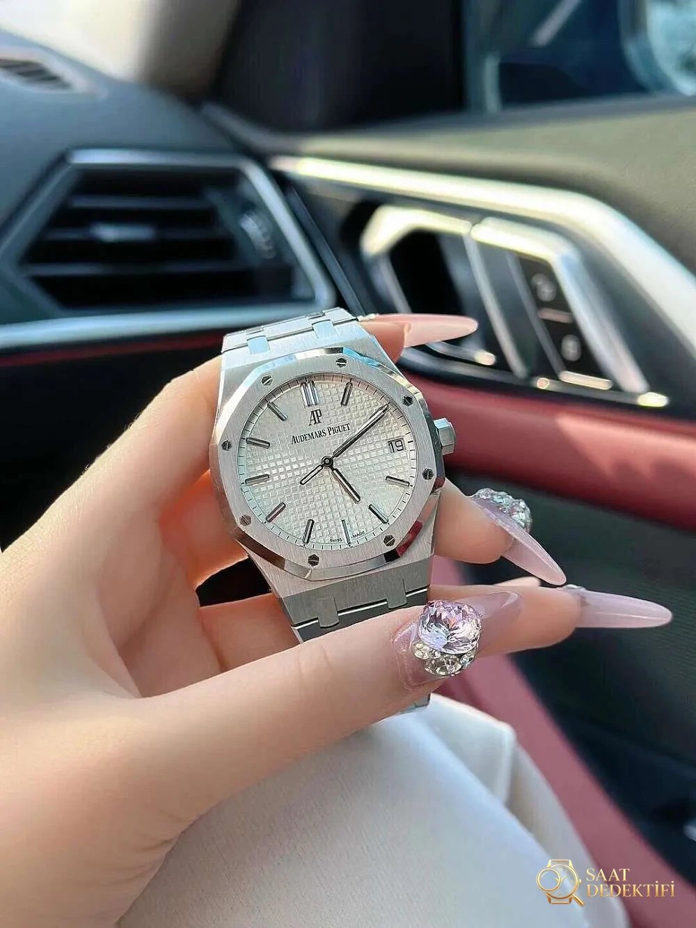 Audemars Piguet Royal Oak Review - Front View and Case Design