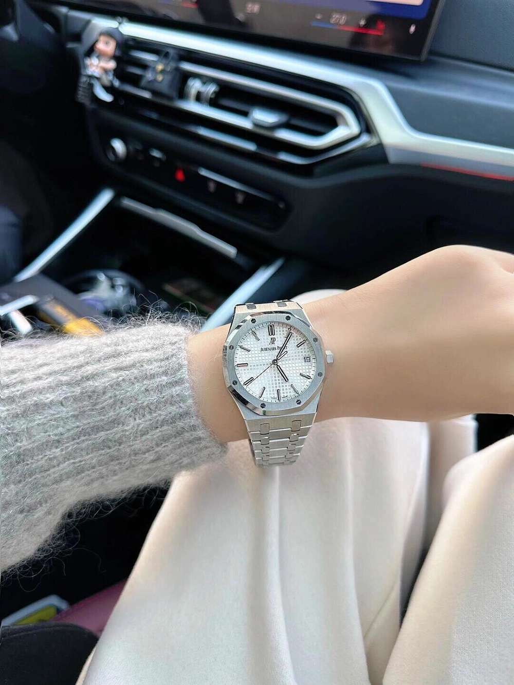 Audemars Piguet öyle şık ki arkadaşı kalmıyor — 2. fotoğraf