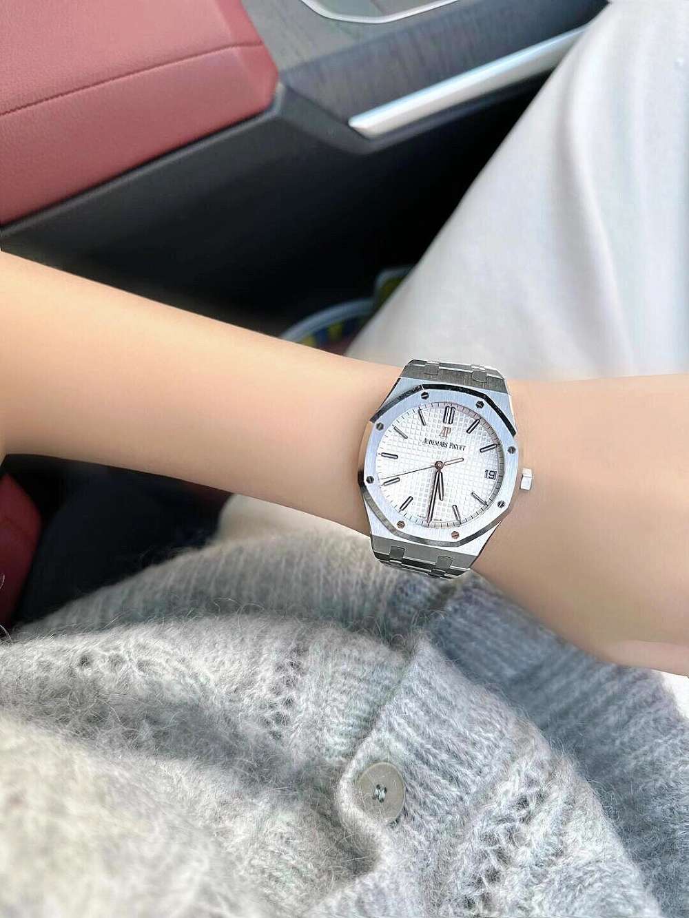 Audemars Piguet öyle şık ki arkadaşı kalmıyor — 3. fotoğraf