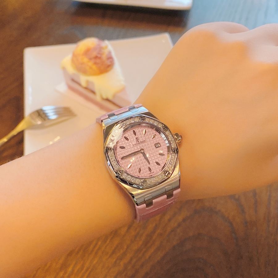 Audemars Piguet Royal Oak Ref. 67601 kuvars kadın saati (Pembe) - Tanrıçanıza "Sevgililer Günü" hediyesi — 1. fotoğraf