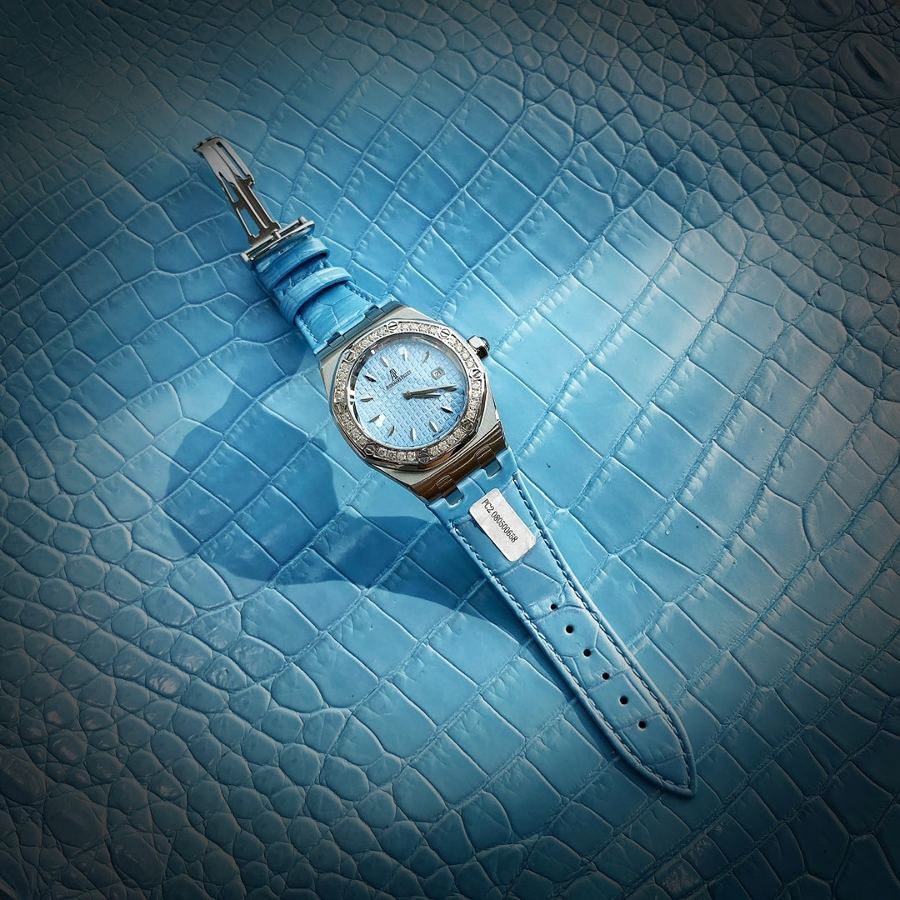 Audemars Piguet Royal Oak serisi model 67601 kuvars kol saati (mavi) - İlahınıza "Sevgililer Günü" hediyesi — 11. fotoğraf