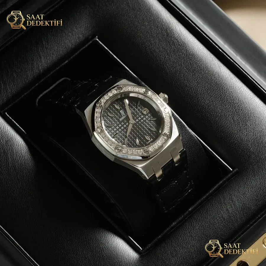 Audemars Piguet Royal Oak serisi model 67601 kuvars kol saati (siyah) - tanrıçaya "Sevgililer Günü" hediyesi - görsel 2