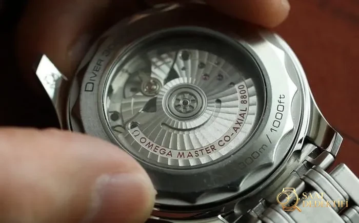 Ayrıntılı inceleme: VS Factory Omega Seamaster 300 replika 8800 mekanizması, çift T darbe emici ve orijinalden farkları - Genel Açı ve Estetik Duruş