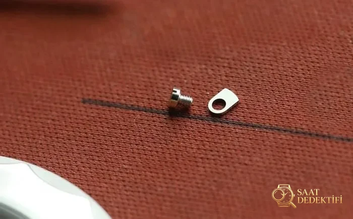 Ayrıntılı inceleme: VS Factory Omega Seamaster 300 replika 8800 mekanizması, çift T darbe emici ve orijinalden farkları - Tepe Koruması ve Ayar Fonksiyonu