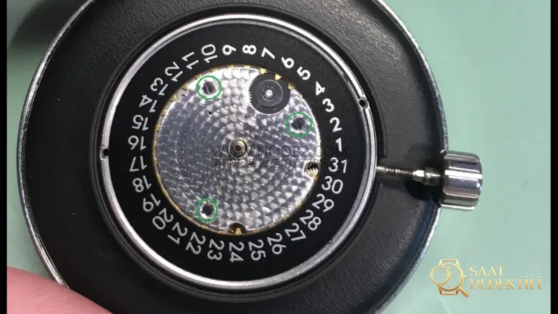 Baştan sona söküm: VS Factory üretimi Omega 8500 entegre mekanizmasının replika versiyonu nasıl? - Genel Açı ve Estetik Duruş
