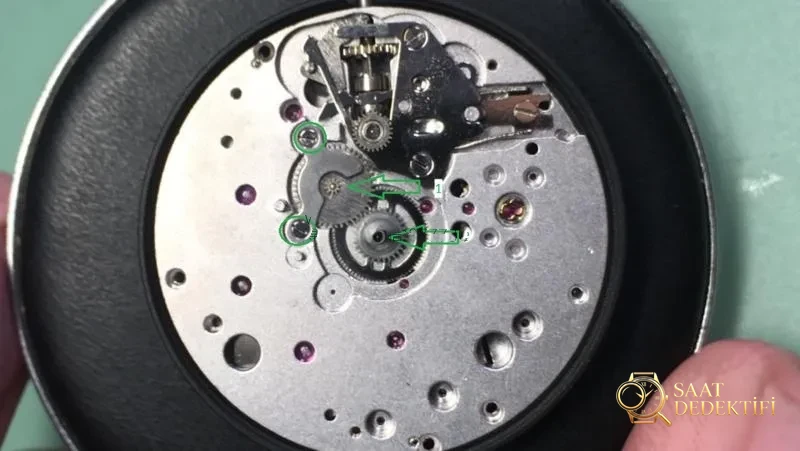 Baştan sona söküm: VS Factory üretimi Omega 8500 entegre mekanizmasının replika versiyonu nasıl? - Mekanizma Çark Dizilimi ve Taş Yatakları
