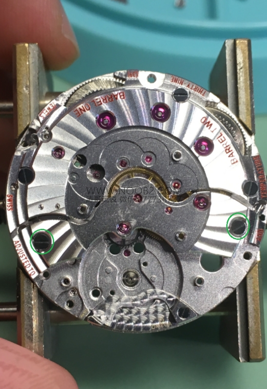 Baştan sona söküm: VS Factory üretimi Omega 8500 entegre mekanizmasının replika versiyonu nasıl? — 26. fotoğraf