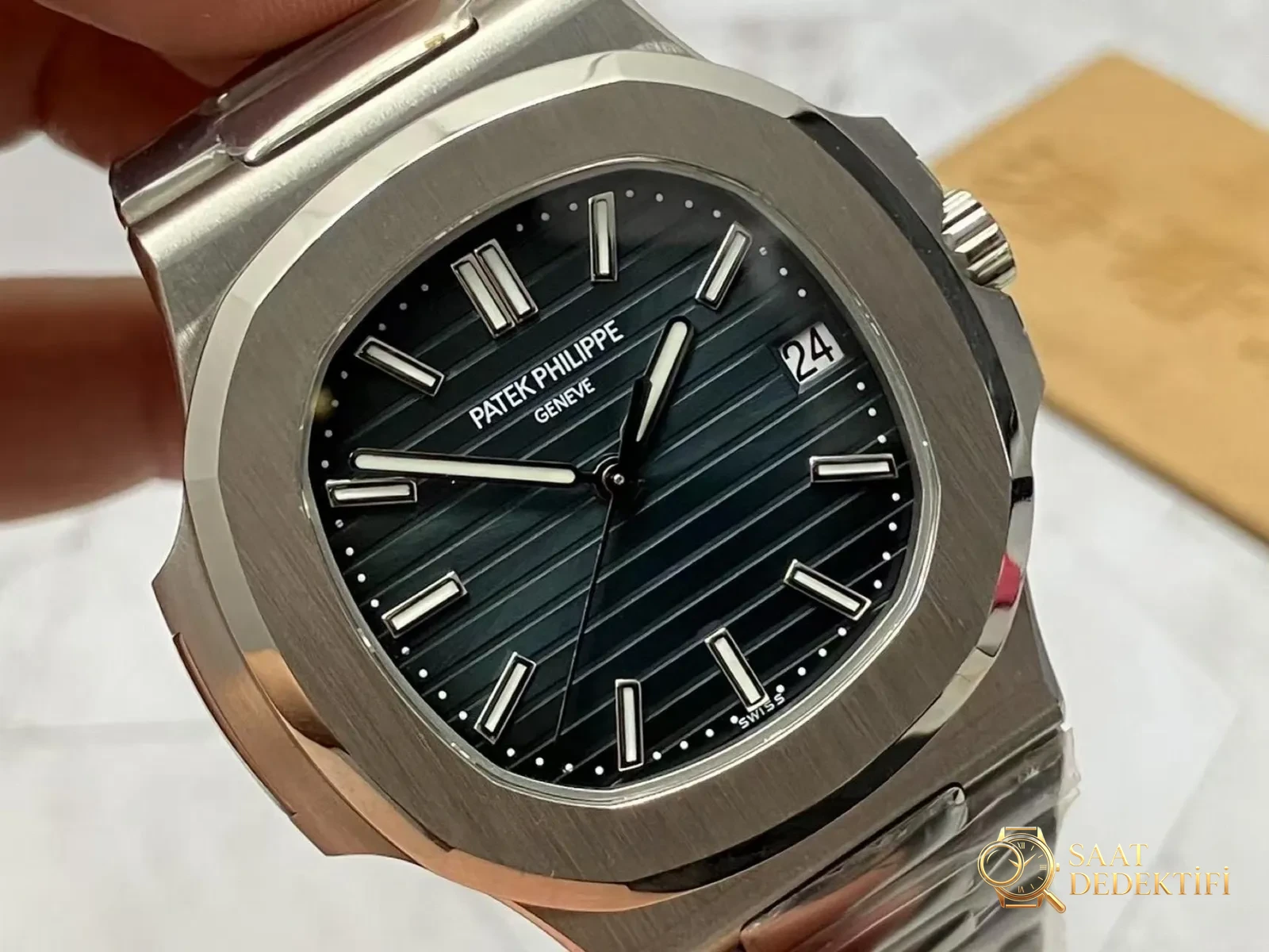 BBF Factory tam revizyon Nautilus 5711, 3K Factory fabrikasını gölgede bırakır mı? İşçilik nasıl? - Kasa Profili ve Kurma Kolu İncelemesi