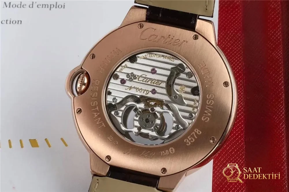 BBR Cartier Ballon Bleu Tourbillon Erkek W6920021 Saat İncelemesi - Fosfor ve Super-LumiNova Gece Görünümü
